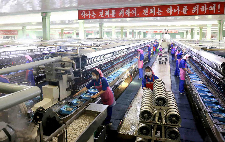 12-80일전투의 불길드높이 생산적앙양을!